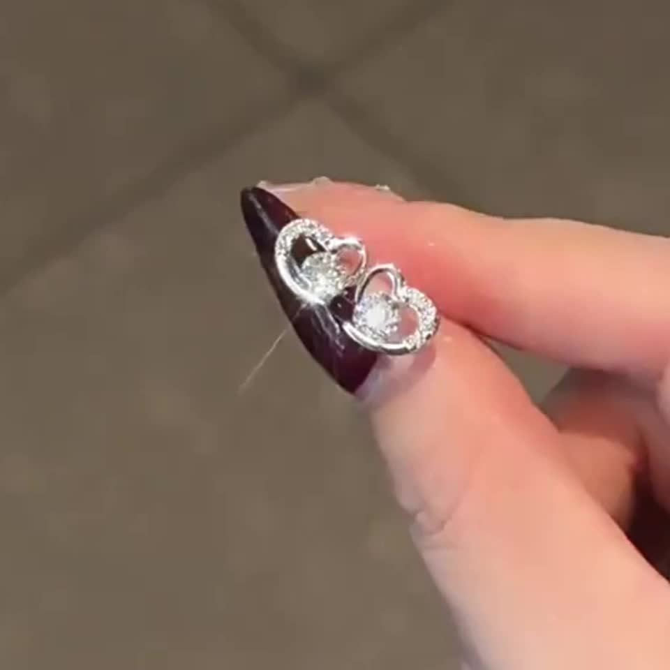 2pcs Women's S925 Pure Silver Heart Stud Earrings